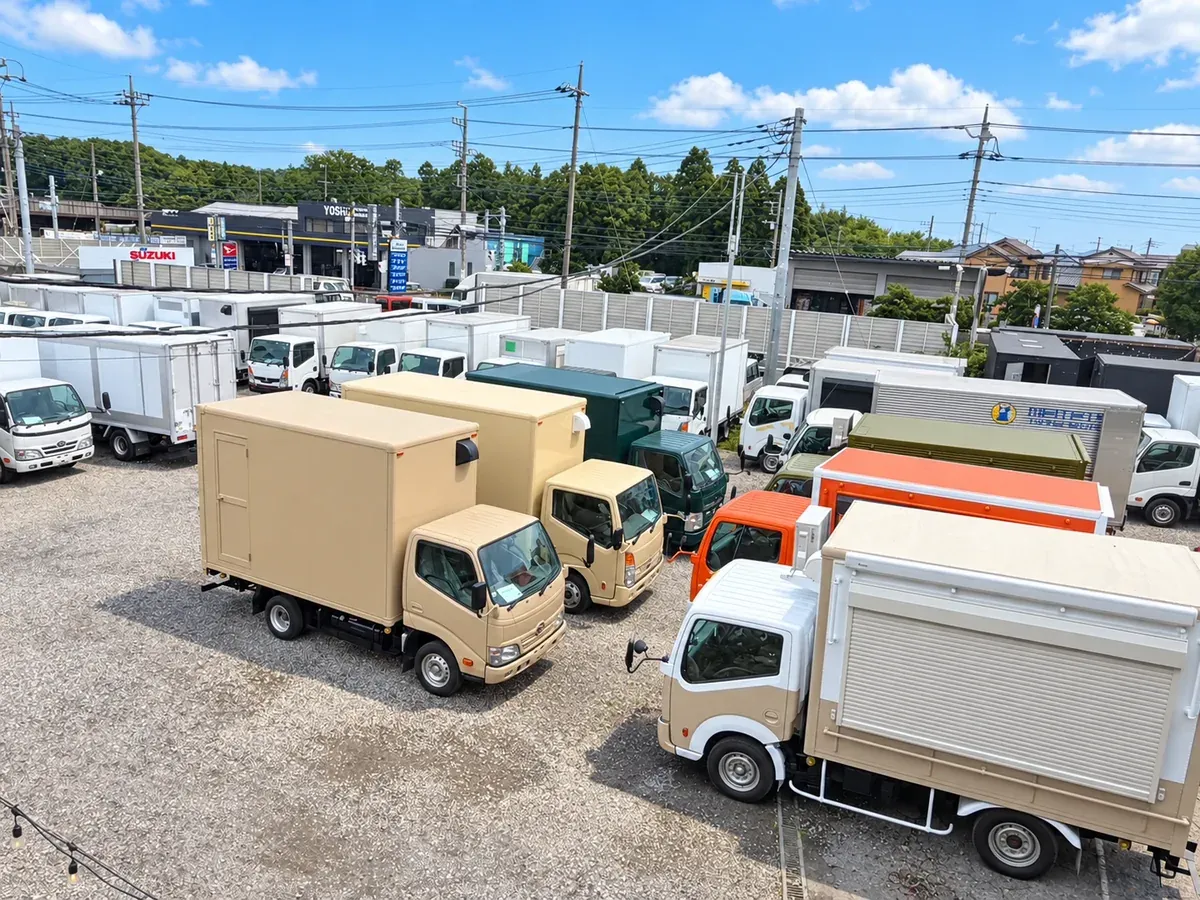 常時80台以上の車両が並ぶCRAFTBASEの敷地
